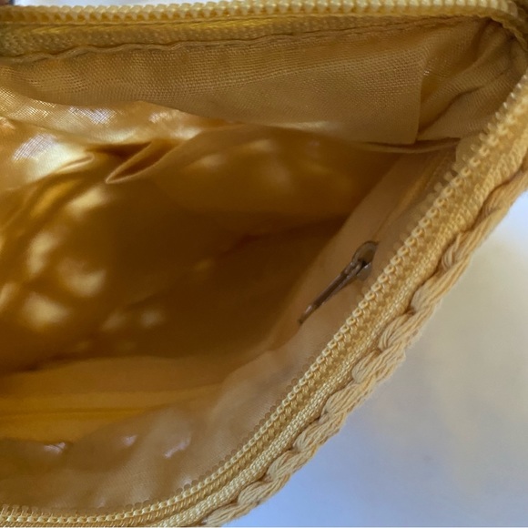 Crochet Cotton Crossbody Bag Fully Lined Pale Yellow Faux Leather Strap NWOT - Picture 3 of 3